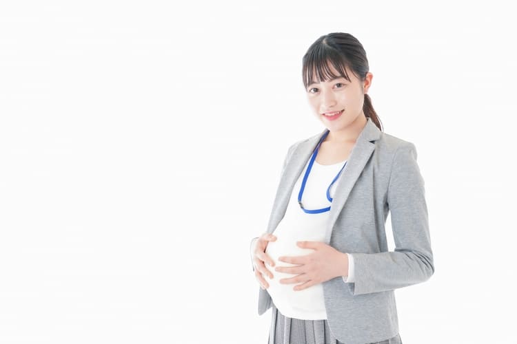 笑顔の妊婦